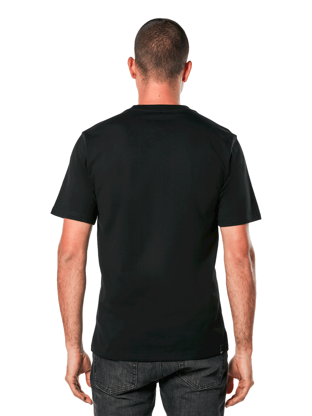 Alpinestars Ageless 2.0 CSF Tee, T-shirt de manga curta, preta, vista traseira no modelo, design simples com ajuste de corte e costura, vestuário desportivo casual inspirado no desporto motorizado