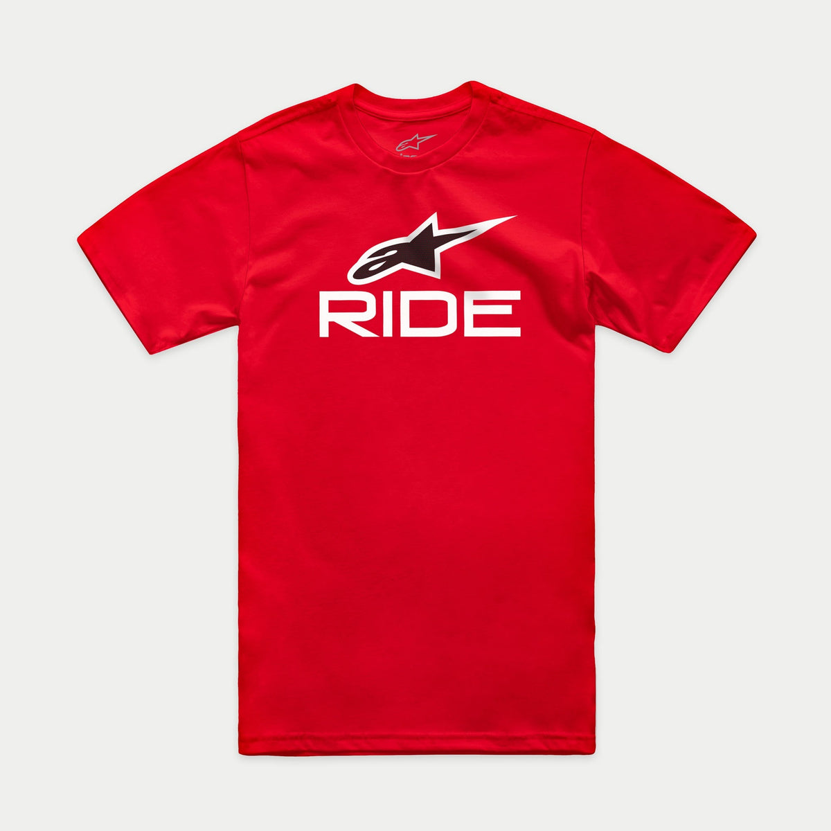Alpinestars Ride 4.0 CSF Tee, t-shirt de manga curta, vermelha, gráfico RIDE branco com logótipo de estrela Alpinestars em preto e branco, roupa desportiva casual de desportos motorizados