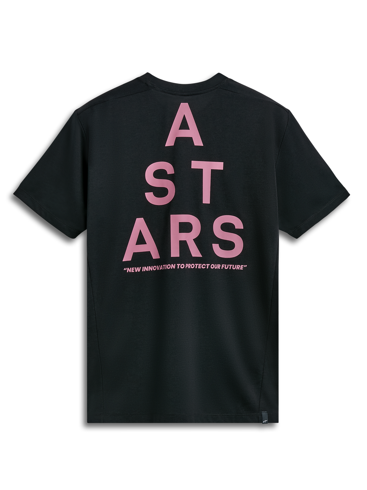 Alpinestars Attrition Performance Tee, t-shirt de manga curta, preta, vista traseira com um grande gráfico rosa ASTARS em bloco e o texto 'NEW INNOVATION TO PROTECT OUR FUTURE', vestuário desportivo de performance sustentável