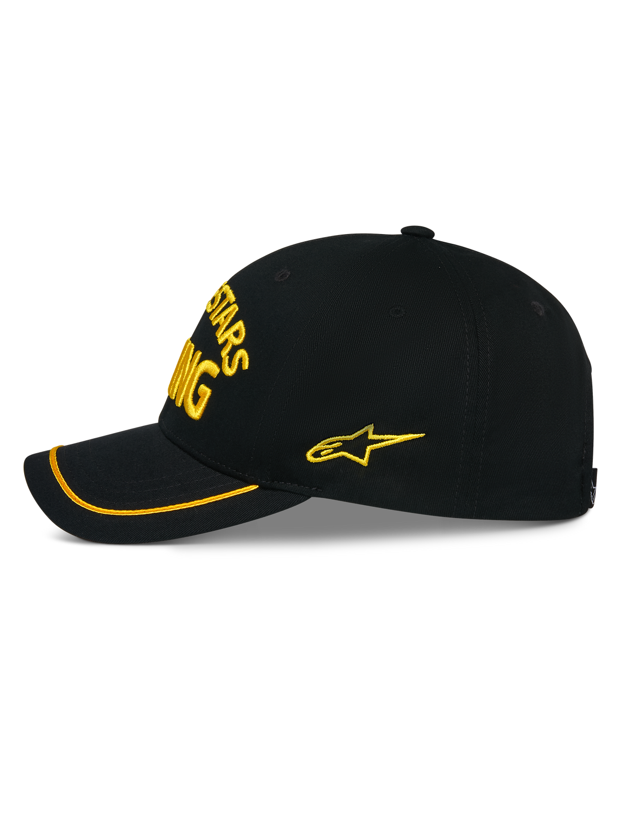 Alpinestars Luminary Hat, boné snapback preto visto de lado, bordado 3D amarelo na frente e na lateral, pala curva com acabamento sutache amarelo, construção estruturada em sarja de algodão