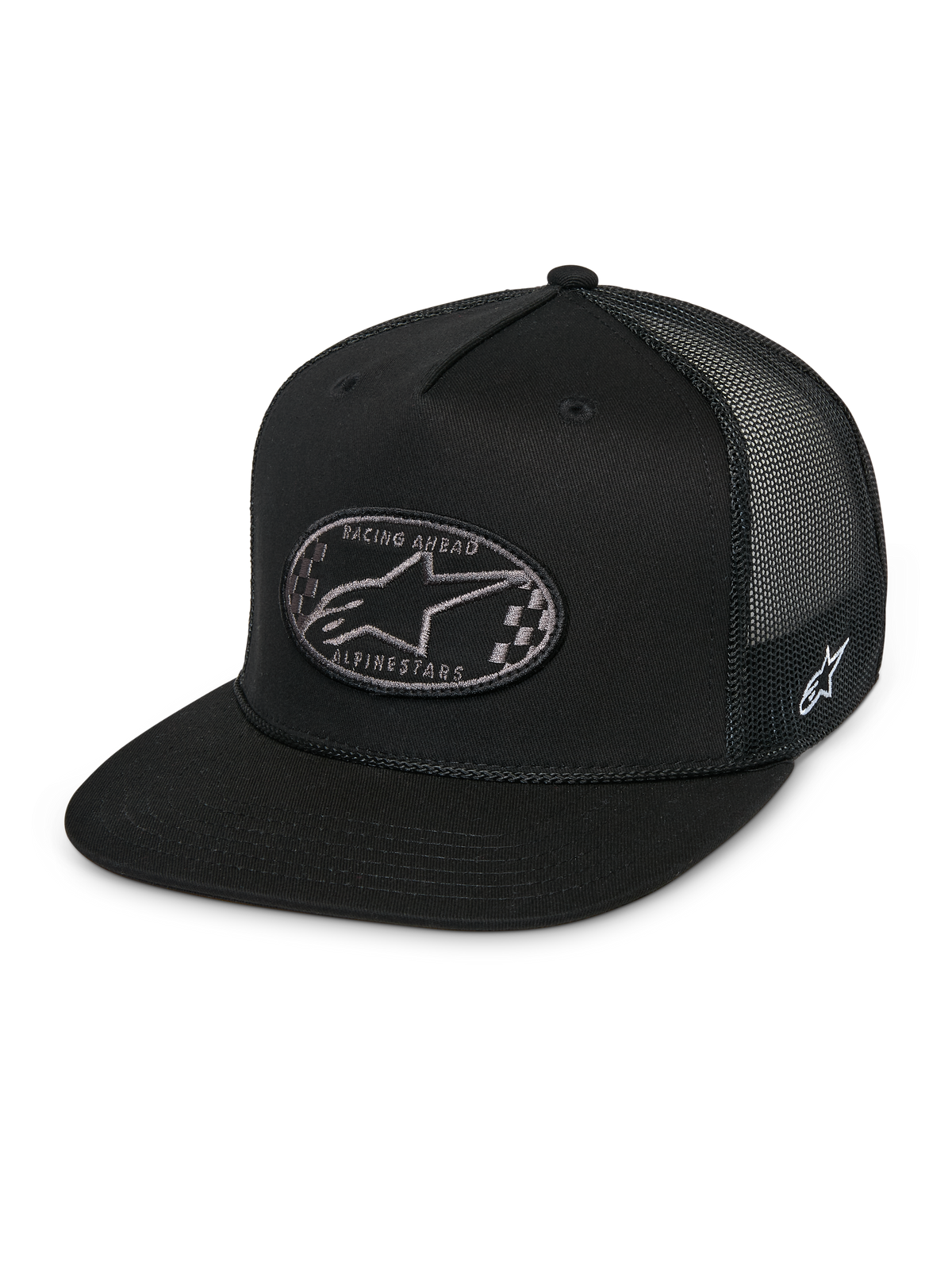 Boné Trucker Alpinestars Contender, boné snapback preto, pala plana, remendo oval frontal com logótipo Astars axadrezado e texto Racing Ahead, malha preta nas costas, logótipo bordado na lateral, casual motorsport streetwear