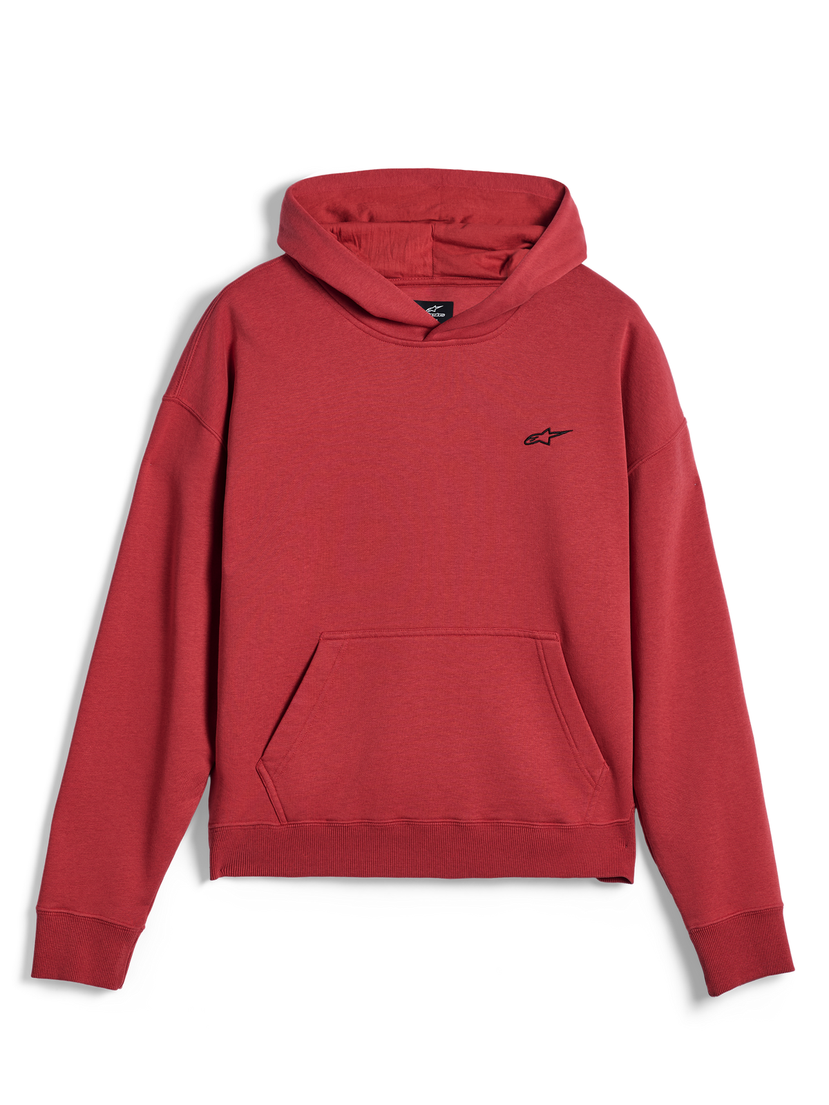 Hoodie Alpinestars Essentials Ageless, sportswear casual, vermelho tijolo, com um pequeno logótipo de estrela Alpinestars a preto no peito, bolso canguru, bainha e punhos canelados, design de streetwear minimalista.