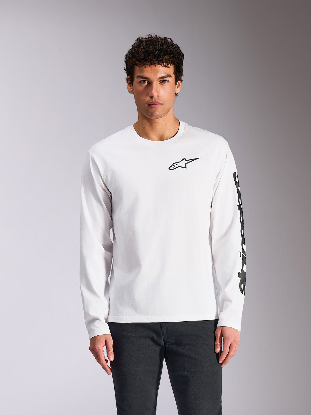 Alpinestars Trackside CSF Tee, T-shirt de manga comprida, branca, logótipo Alpinestars preto no peito e marca na manga, streetwear casual de desportos motorizados, vista frontal