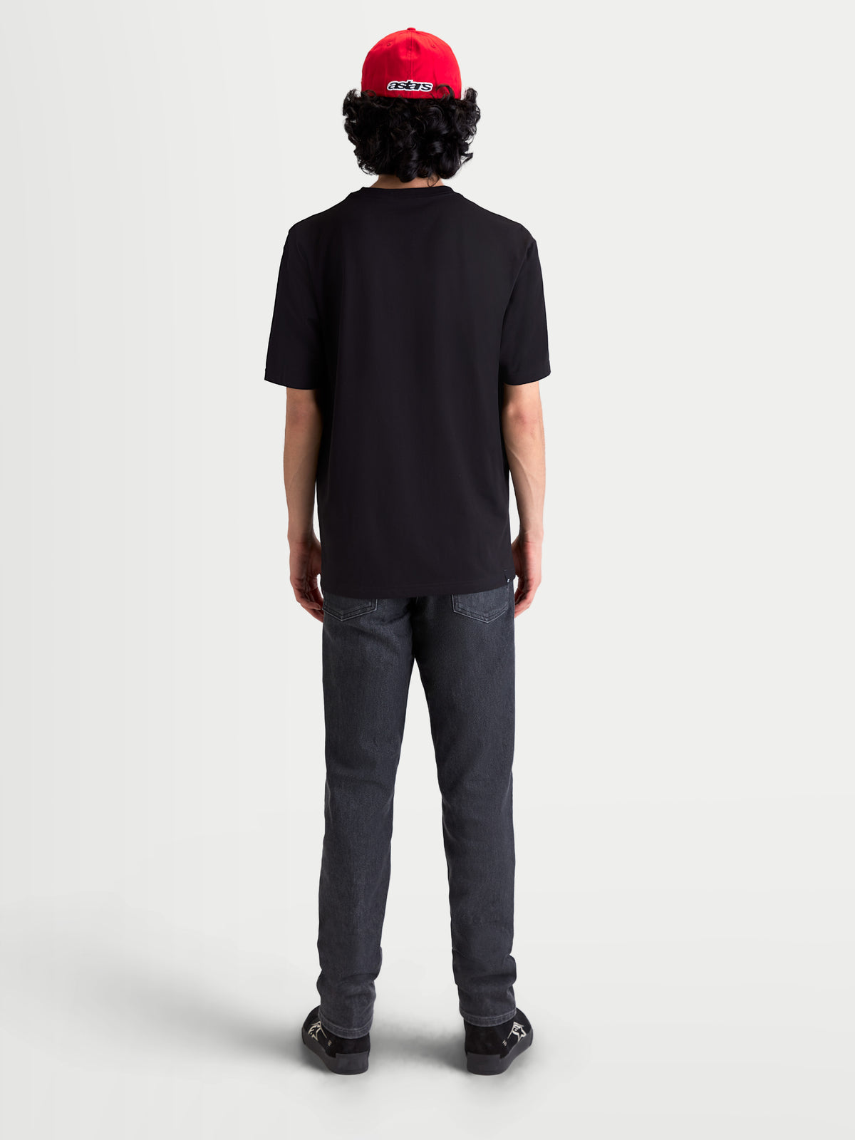 Alpinestars t-shirt Elliptogrit CSF, t-shirt de manga curta para homem, preta, vista traseira no modelo, construção em mistura de algodão e poliéster premium para uso casual.