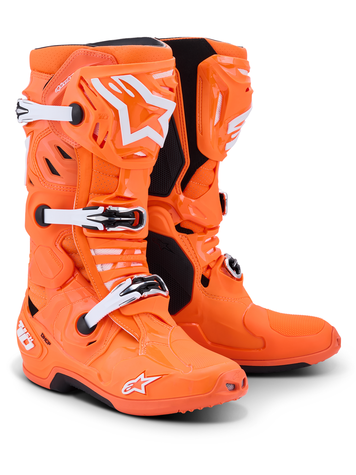 Botas Alpinestars Tech 10 Supervented, botas de motocross, cor de laranja fluo com detalhes em branco e preto, com fivelas ajustáveis brancas, placa de canela em TPU ventilada e logótipo Alpinestars de destaque, calçado de alta performance para corridas todo-o-terreno