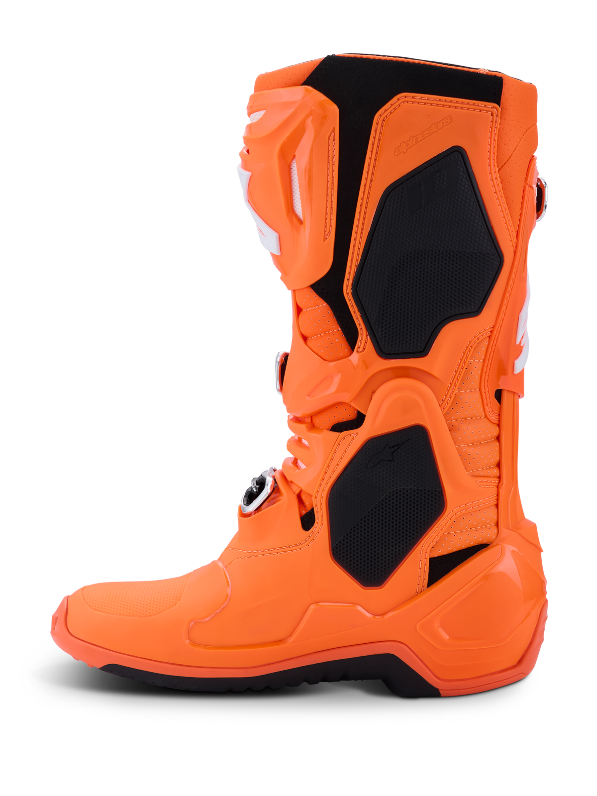 Botas Alpinestars Tech 10 Supervented, botas de motocross, cor de laranja fluorescente e preto, vista de perfil lateral, com estrutura de TPU ventilada, painéis de malha para fluxo de ar e sistema de fivelas ajustáveis, equipamento de corrida todo-o-terreno de alta performance