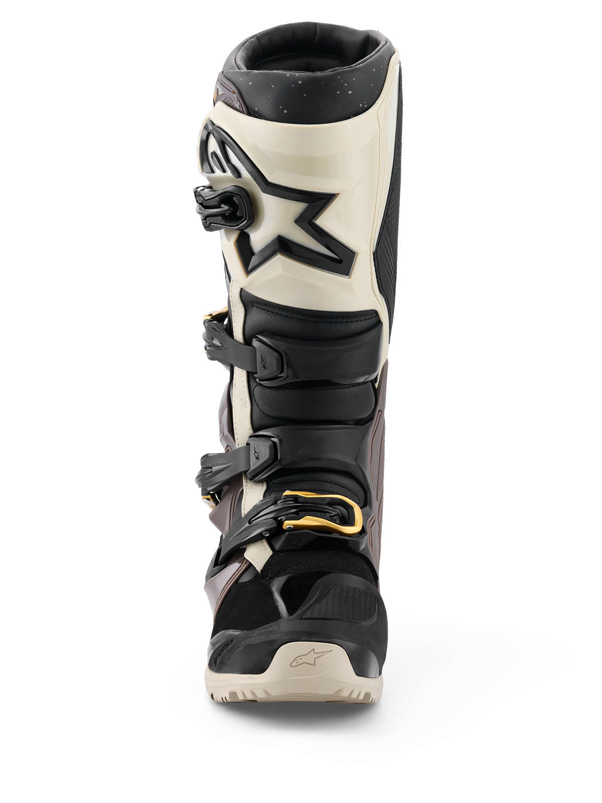 Botas Alpinestars 2026 Tech 7 Enduro Drystar®, pretas, cinzento escuro e dourado, botas de motociclismo off-road impermeáveis, vista frontal com sistema de fecho multi-fivela e detalhes dourados, proteção de canela em TPU e design com logótipo de estrela