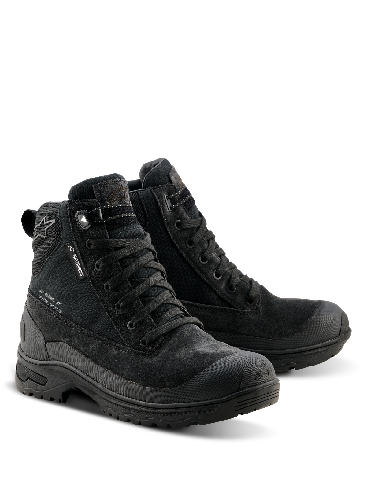 Botas Alpinestars Woman Judy Waterproof, botas de motociclismo pretas, design inspirado em botas de combate com fecho de atacadores, etiqueta 'waterproof' visível, construção em camurça e têxtil, e sola de borracha durável para conforto ao conduzir e caminhar