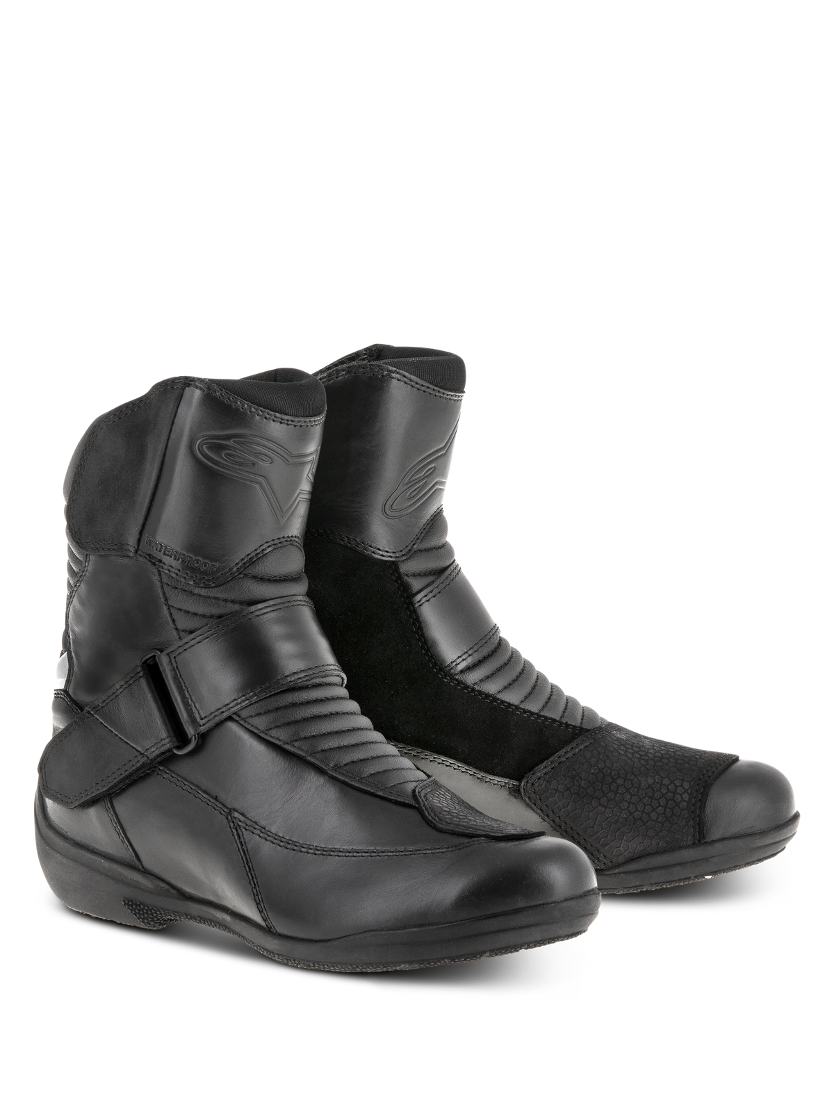 Botas Alpinestars Stella Valencia Waterproof Femininas, pretas, botas de touring de corte baixo com painéis em pele e camurça, zonas de flexão em sanfona e fivela no peito do pé, calçado de motociclismo impermeável para mulher