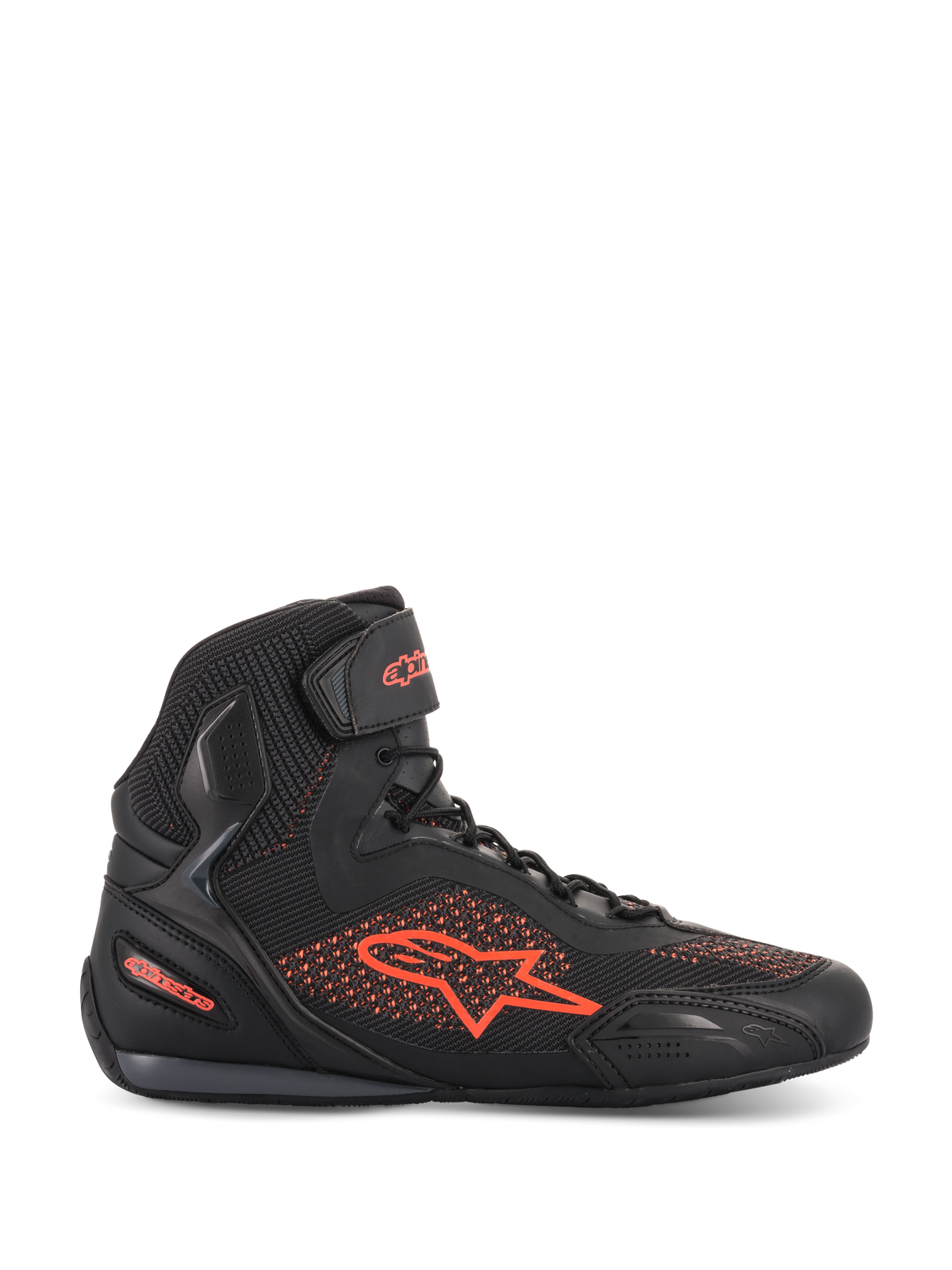 Sapatos Alpinestars Faster-3 Rideknit®, sapatos de motociclismo, pretos e vermelho florescente, vista de perfil lateral, parte superior em malha respirável e microfibra, logótipo Alpinestars em vermelho florescente, calçado de proteção leve para condução urbana e em estrada