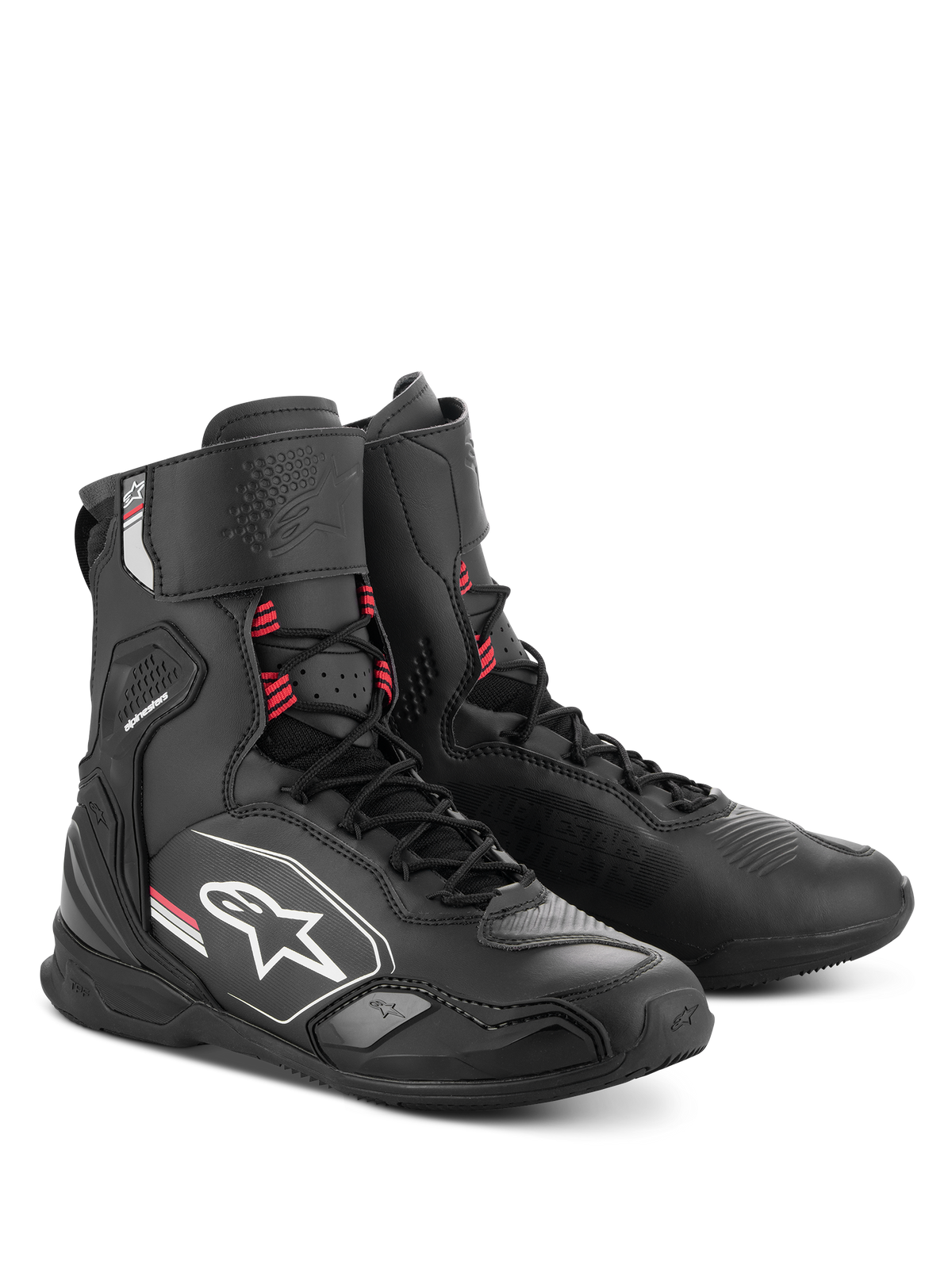 Alpinestars Superfaster Shoes, sapatos de motociclismo, preto, cinzento e vermelho vivo, perfil alto com proteção integrada na canela e no tornozelo, sistema de atacadores rápidos, design atlético elegante com o logótipo Alpinestars