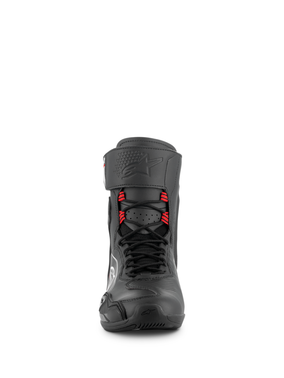Alpinestars Superfaster Shoes, sapatos de motociclismo em preto, cinzento e vermelho brilhante, vista frontal mostrando atacadores rápidos com presilhas vermelhas, perfil alto de proteção com correia no tornozelo, biqueira reforçada e design técnico para performance em estrada e desportiva