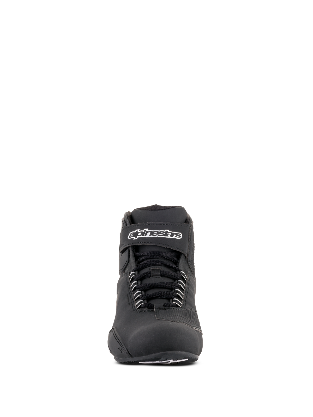 Sapatos Impermeáveis Alpinestars Sektor, sapatos de motociclismo pretos, vista frontal com atacadores pretos e tira de velcro no tornozelo com logótipo Alpinestars branco, design elegante em microfibra para desempenho em motociclismo em todas as condições climatéricas
