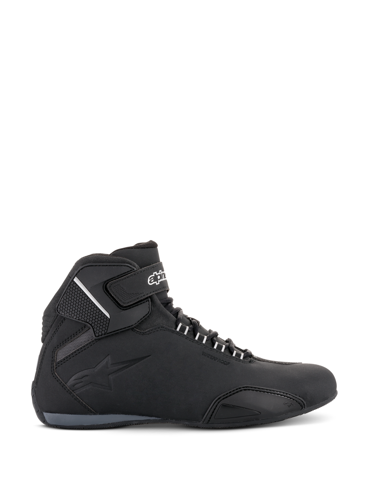 Sapatos Alpinestars Sektor Impermeáveis, sapatos de motociclismo, pretos, vista de perfil lateral, chassis elegante em microfibra com membrana impermeável, biqueira reforçada e tira de velcro segura no tornozelo