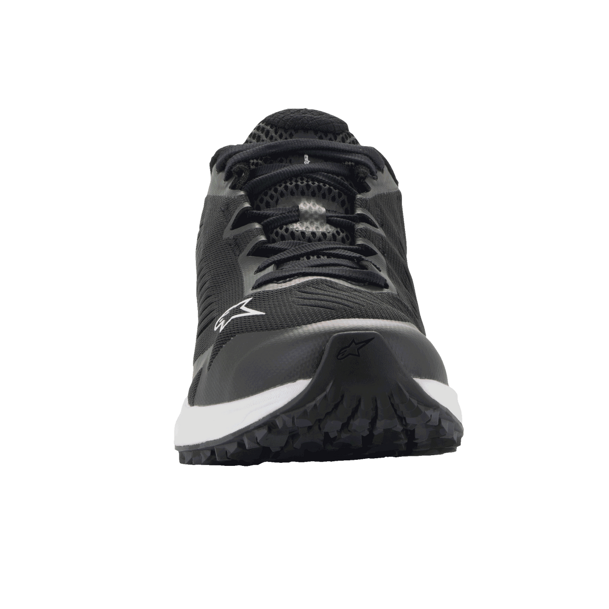 Sapatos Alpinestars Meta Road V2, calçado desportivo, pretos e brancos, vista frontal com construção em malha respirável, entressola branca e logótipo Alpinestars na lateral e na biqueira, calçado de trabalho leve inspirado no desporto motorizado