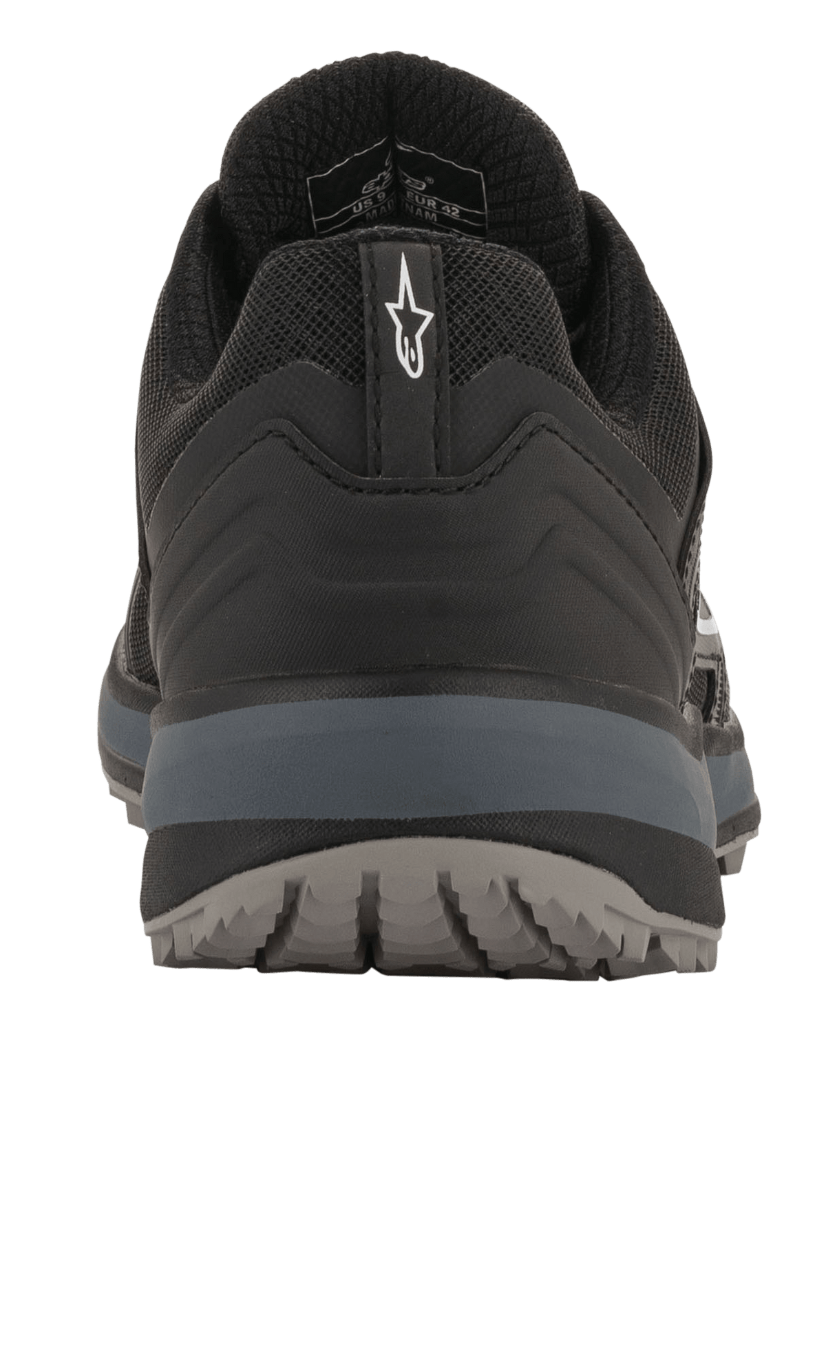 Sapatos Alpinestars Meta Trail, sapatos de corrida de alta performance, pretos e cinzento escuro, vista traseira a mostrar a presilha do calcanhar com logótipo Astar branco, entressola cinzento escuro e sola exterior texturizada, calçado casual inspirado no desporto motorizado para o paddock