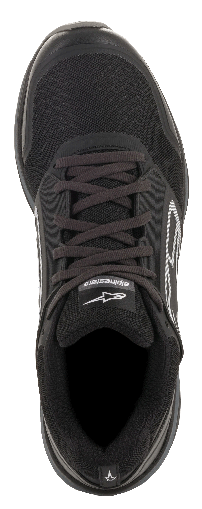 Sapatos Alpinestars Meta Trail, pretos e cinzento escuro, vista de cima, parte superior em malha preta com atacadores, logótipo Alpinestars branco na língua, calçado de performance para o paddock e inspirado no calçado de corrida