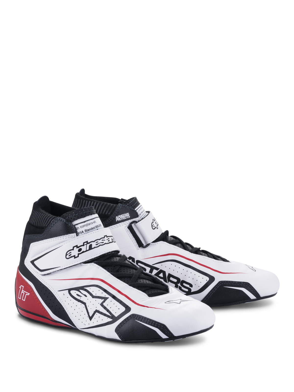 Sapatos Alpinestars Tech-1 T V3 FIA, calçado para automobilismo, brancos com detalhes em preto e vermelho, com parte superior em pele de flor integral, tira de tornozelo ajustável de gancho e laço, painéis laterais perfurados com o logótipo Astars e design profissional de competição