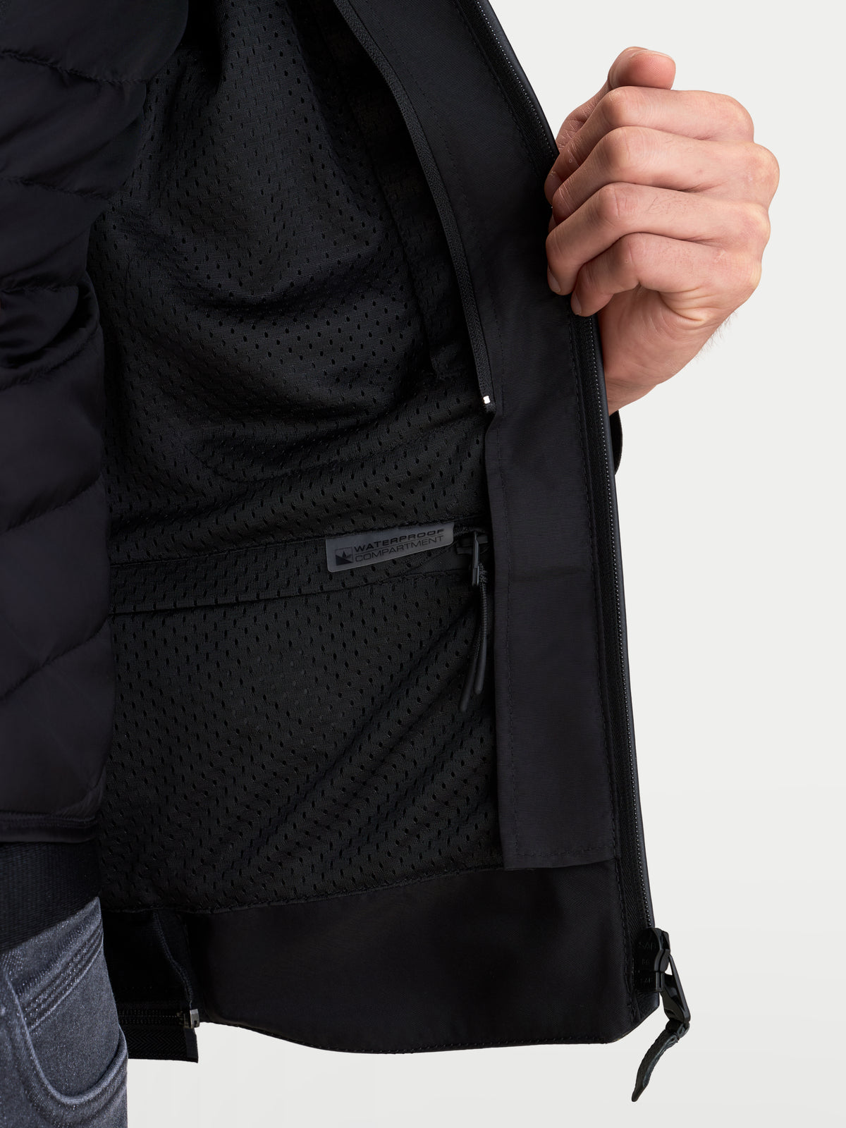 Alpinestars Caliber V 2 casaco de couro, pormenor do compartimento interior impermeável e forro em malha, preto