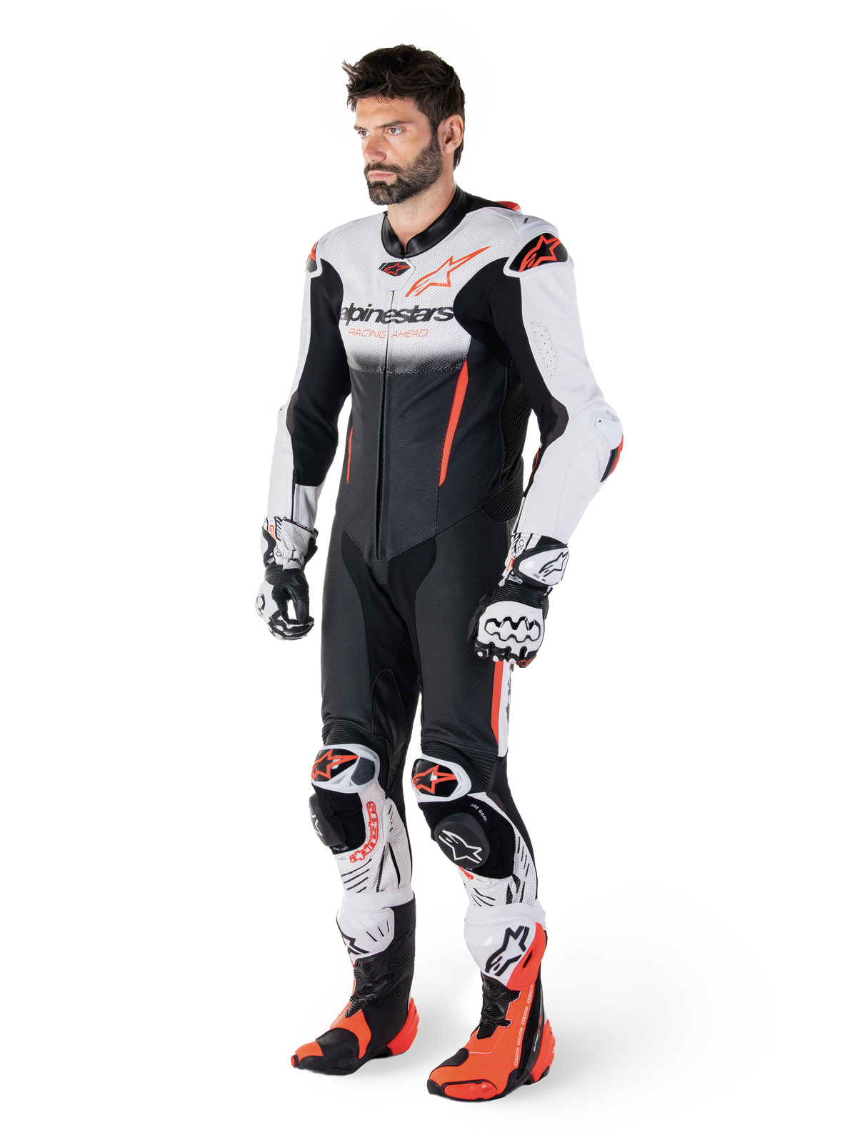 Alpinestars Macacão de Couro GP-R7 1 Peça para homem, branco e preto, certificado CE AAA, Tech-Air Ready, em modelo.