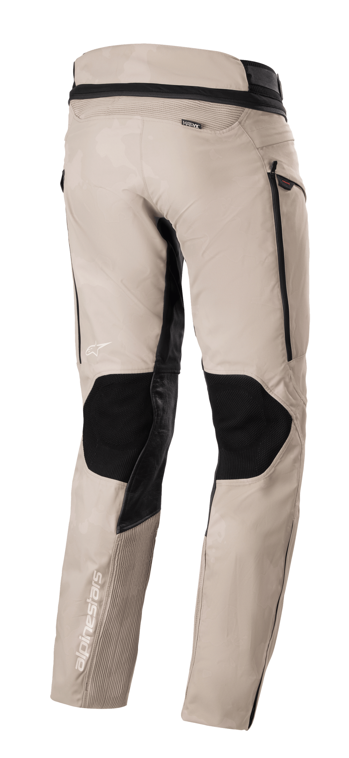 Calças Alpinestars AMT-10LAB Drystar® XF, calças de turismo de aventura em Aluminum Camo, vista traseira com painéis de proteção pretos, marca MATRYX® e logótipos Alpinestars brancos num chassis multimaterial.