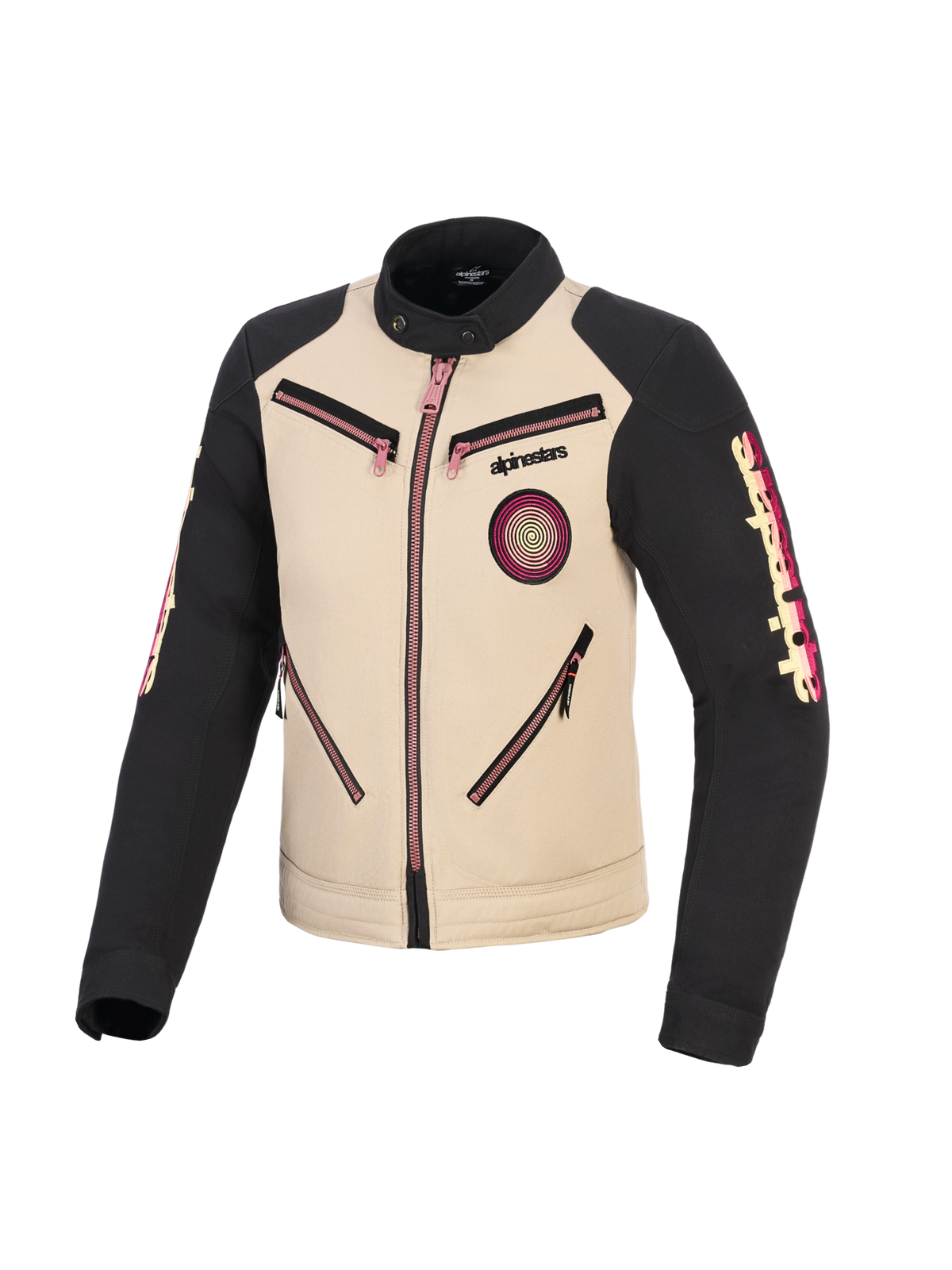 Alpinestars Stella Grace Jacket, casaco de motociclismo para mulher, cor alumínio e preto com detalhes de fechos cor-de-rosa, vista frontal com design inspirado em vestuário de trabalho urbano, patch Oscar em espiral no peito e logótipo Alpinestars nas mangas