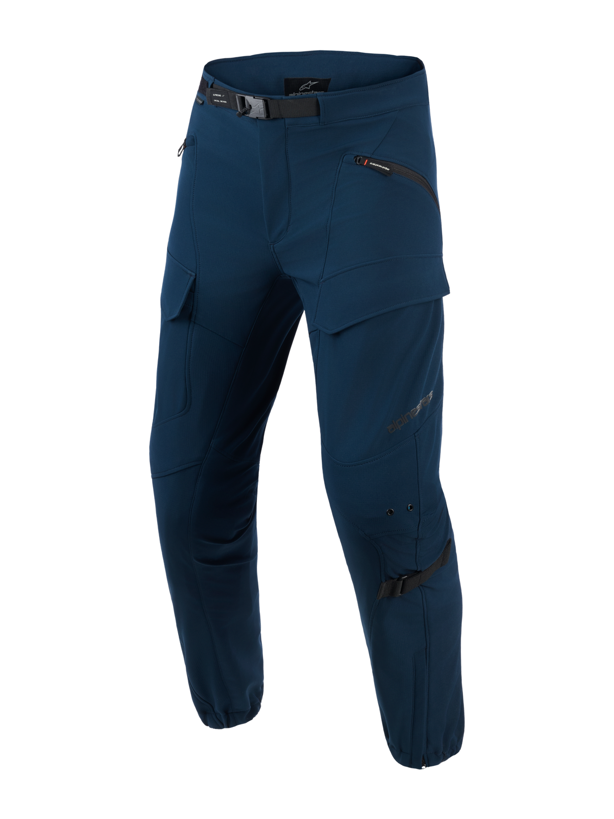 Alpinestars Juggernaut V2 Riding Pants, calças de motociclismo urbanas, Night Navy, calças técnicas azul-escuro com múltiplos bolsos com fecho, cinto ajustável preto, áreas dos joelhos reforçadas com correias de ajuste, design slim fit com punhos com fecho, tecido softshell ripstop para deslocações urbanas
