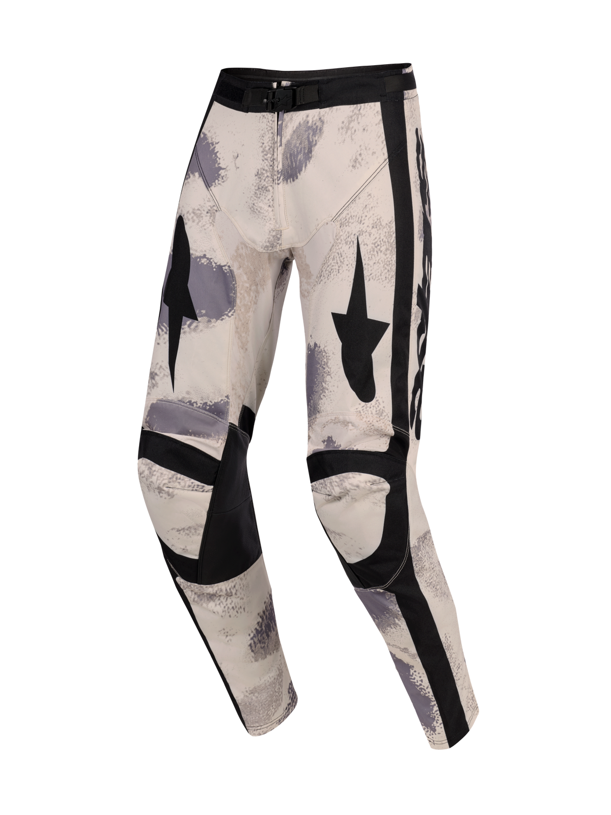 Alpinestars 2026 Racer Lahnd Pants, calças de motocross, Sand Camo, com base off-white e padrões de pinceladas cinzentas e pretas, gráficos de estrelas pretas nas coxas, painéis de joelho pretos reforçados e fivela de cintura ajustável, design ergonómico de competição off-road