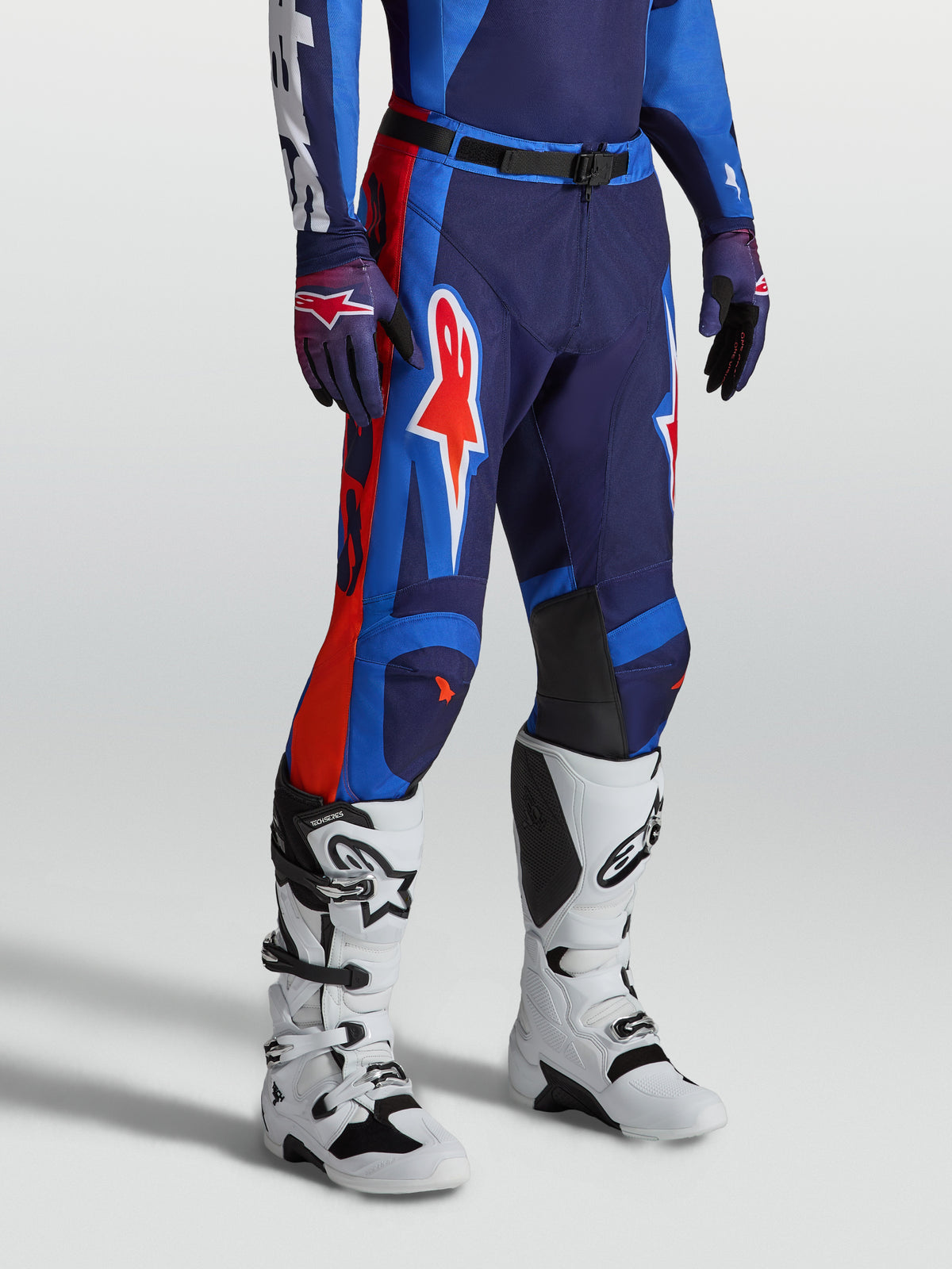 Alpinestars Calças Racer Hunt, calças de motocross para homem, azuis e vermelhas, tecido 600D durável e ajuste pré-curvado