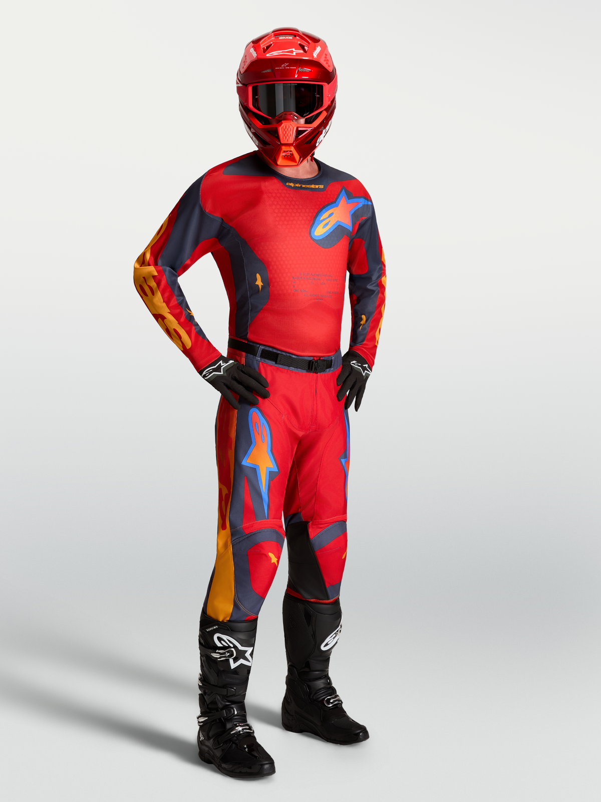 Alpinestars Racer Hunt Gear Set, conjunto de motocross para homem, vermelho e cinzento, com construção durável e articulada.