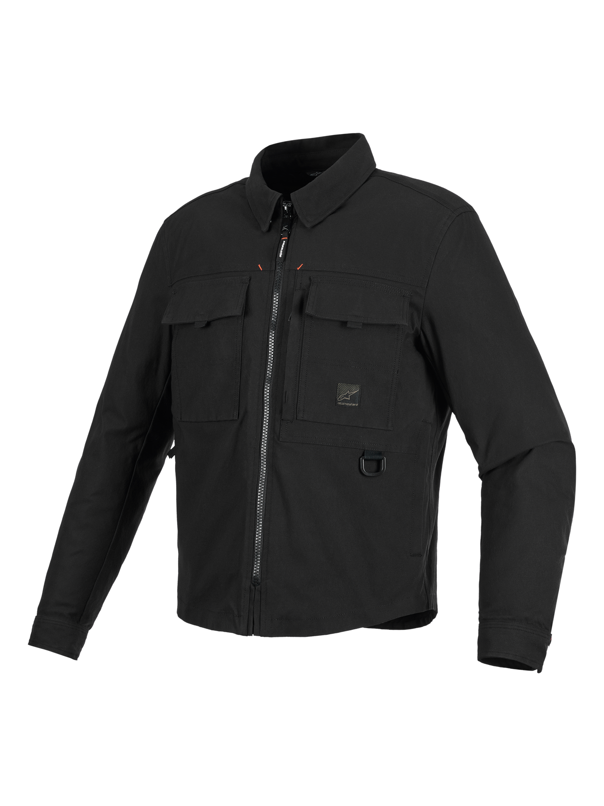 Alpinestars Bryon Water Resistant Overshirt, casaco de motociclismo preto, vista frontal de três quartos, design inspirado em vestuário de trabalho com bolsos cargo no peito, anel em D metálico e fecho de correr frontal, textura de lona encerada durável