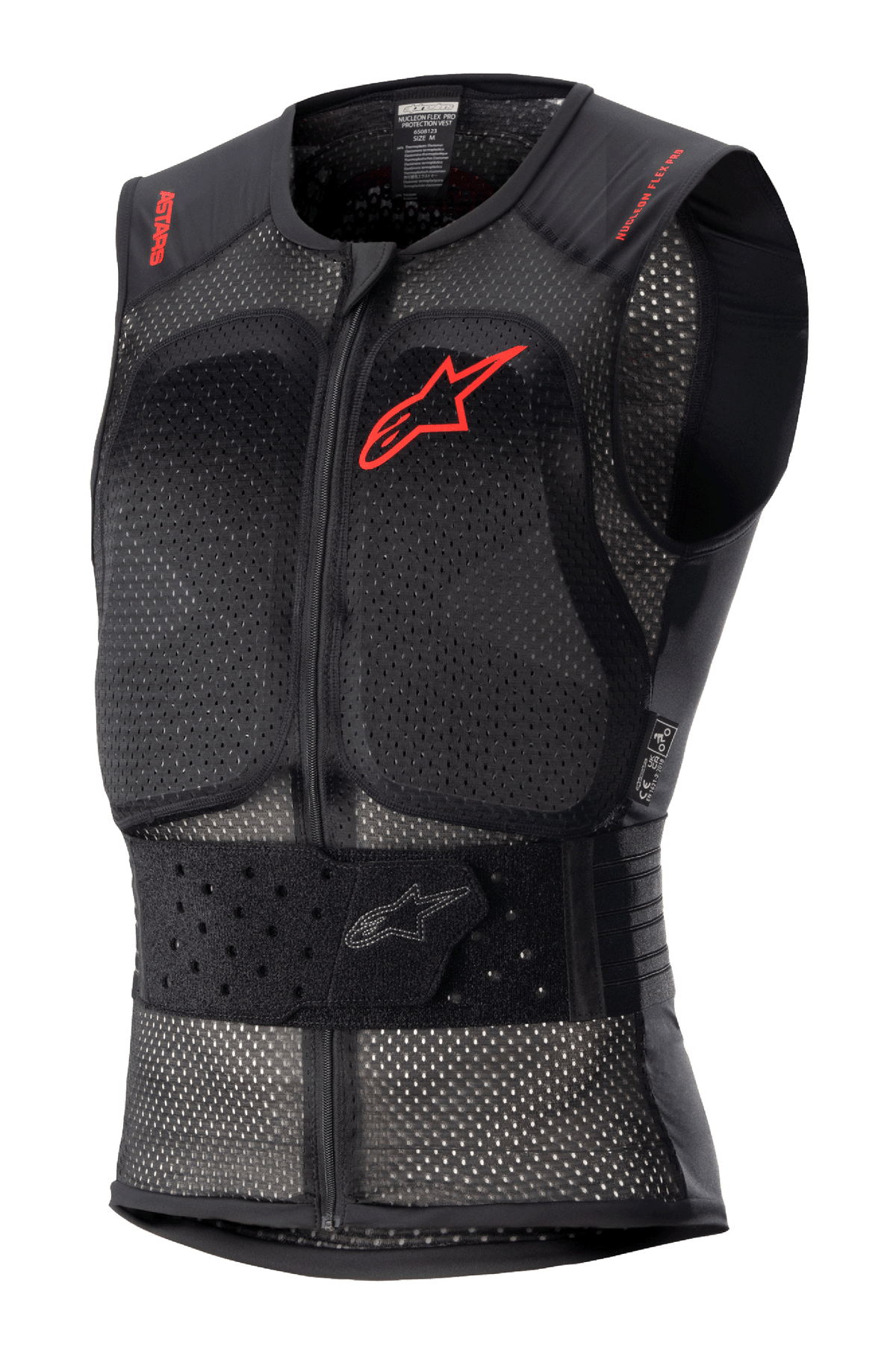 Alpinestars Nucleon Flex Pro Protection Vest, colete de proteção para motociclismo preto sem mangas, estrutura em malha perfurada para ventilação, logótipo Alpinestars vermelho no peito e texto vermelho nos ombros, cinto elástico ajustável, fecho frontal, proteção de peito e costas com certificação CE Nível 2