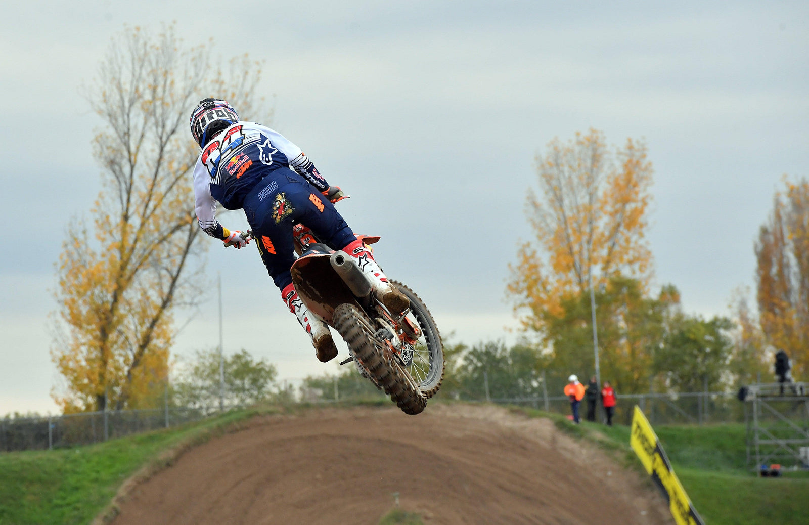 ALPINESTARS 1,2 AS JEFFREY HERLINGS EDGES ROMAIN FEBVRE IN MXGP OF LOMBARDIA THRILLER IN ITALY