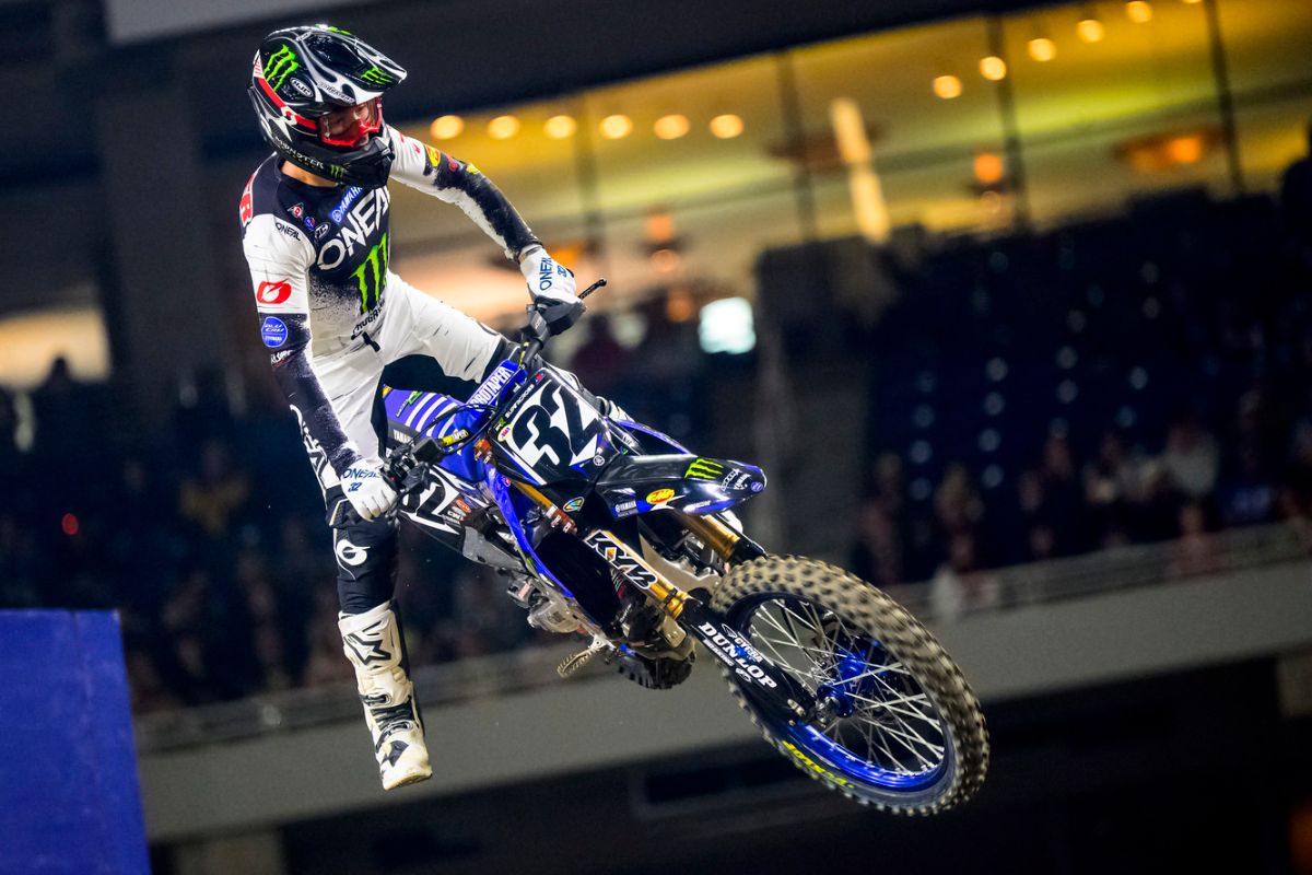 JUSTIN COOPER EDGES HUNTER LAWRENCE IN 450 SX BATTLE ROYALE IN ST LOUIS, MISSOURI
