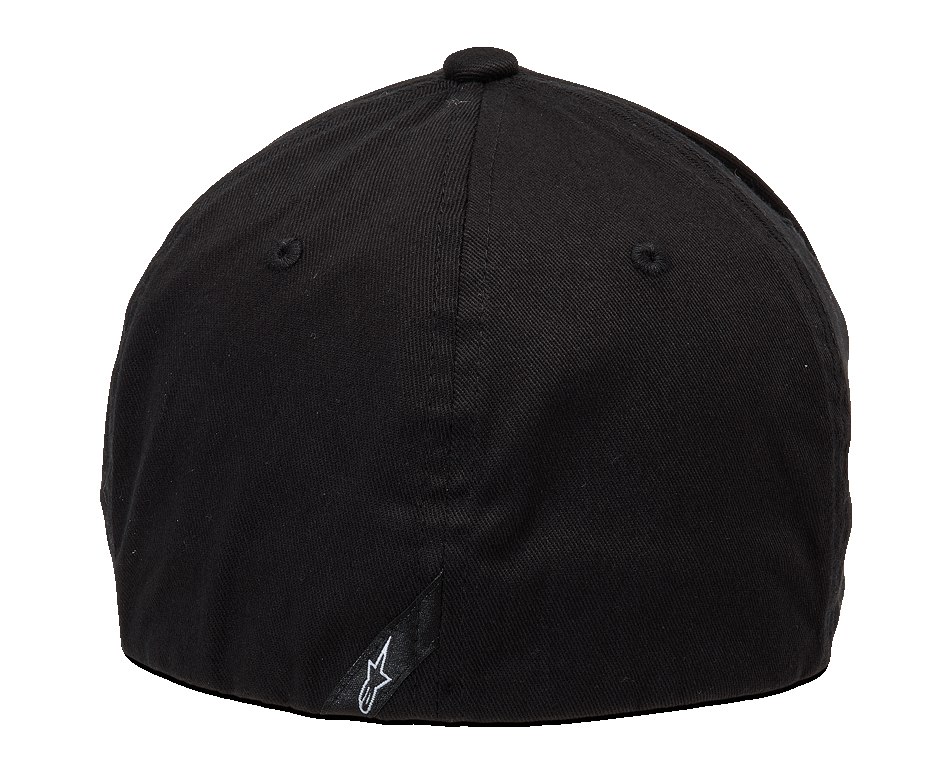 Alpinestars Ageless Curve Hat, boné desportivo preto, vista traseira mostrando o design de parte traseira flexível, pequena etiqueta preta com logótipo branco atrás, construção em tecido de sarja
