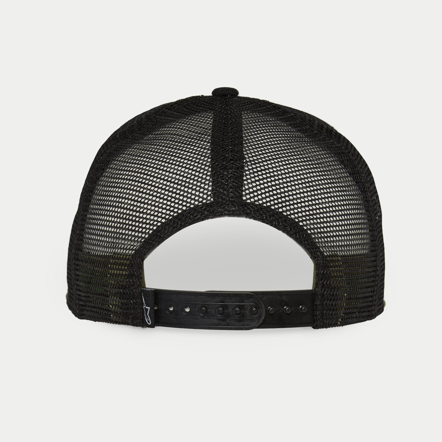 Boné Alpinestars Corp Trucker, Military Black, vista traseira com painéis em malha preta e fecho snapback ajustável, pequena etiqueta tecida com logótipo, acessório casual inspirado no desporto motorizado