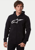 Alpinestars Ageless Zip V3 Hoodie, casaco com capuz e fecho frontal, preto e branco, com um logótipo Alpinestars grande em branco no peito, capuz com cordão e fecho de correr integral, casual lifestyle streetwear
