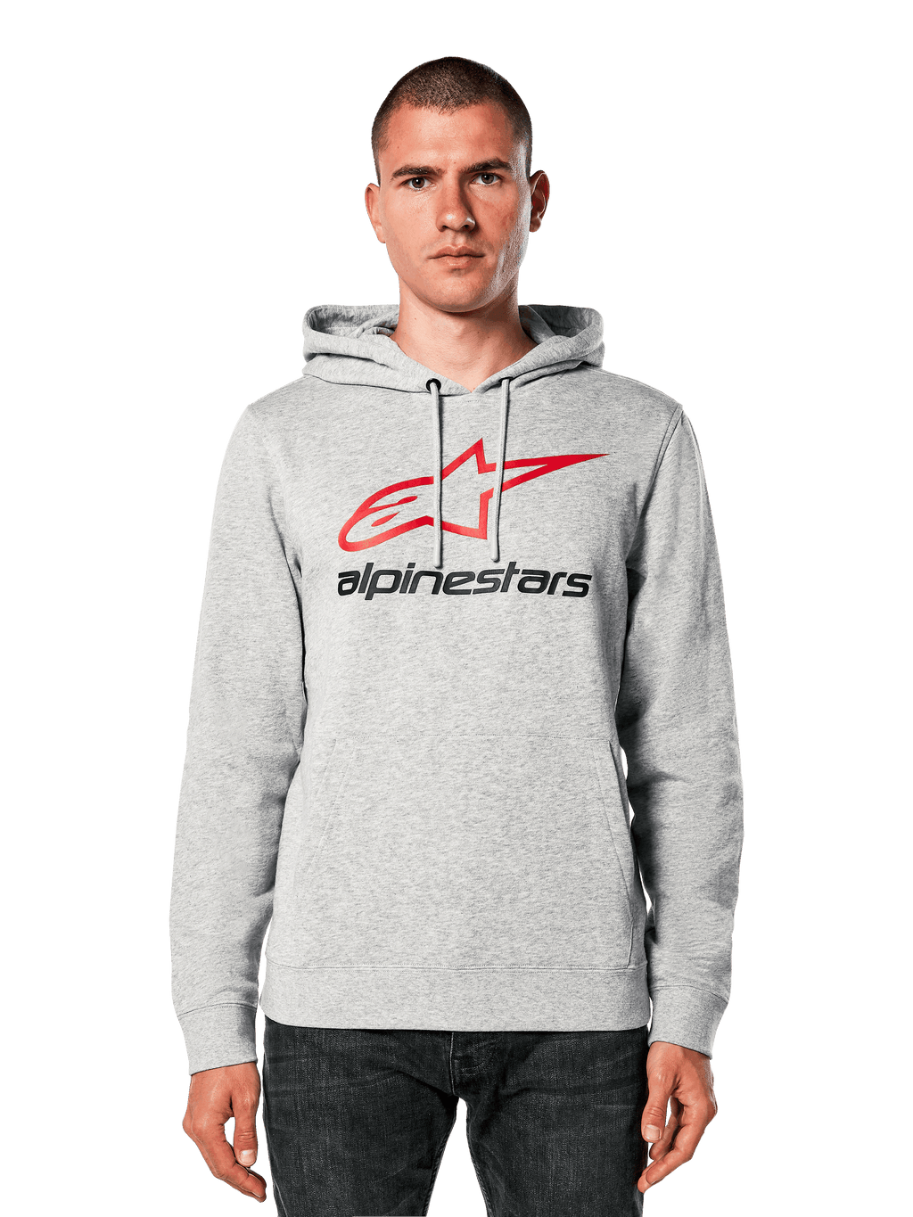 Alpinestars Always V3 Hoodie, cinzento mesclado claro com logótipo de estrela vermelho e preto, usado por um modelo, estilo casual urbano, capuz com cordões, bolso frontal tipo canguru, design inspirado na herança do desporto motorizado