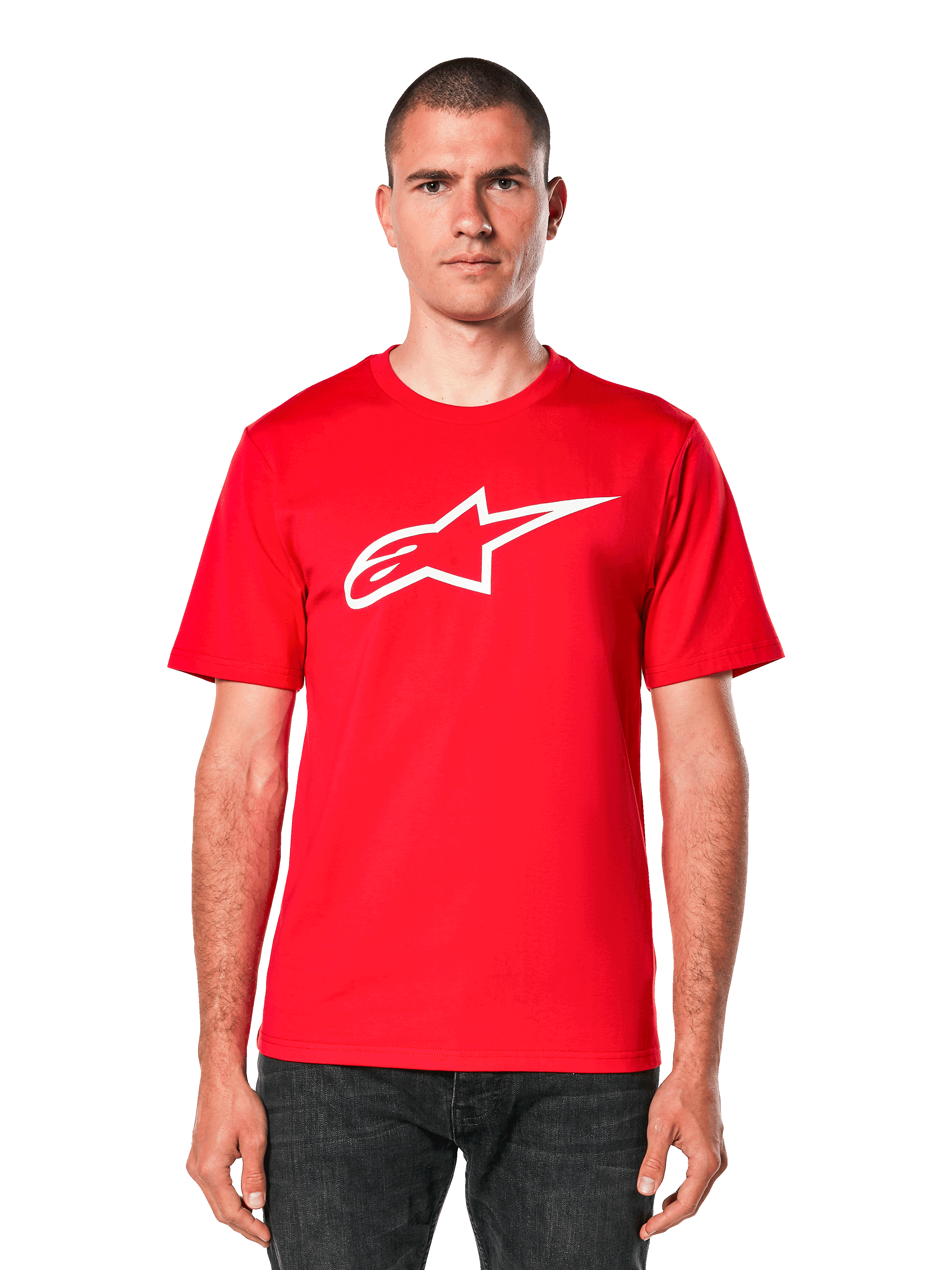 Alpinestars Ageless 2.0 CSF Tee, t-shirt vermelha de manga curta com logótipo de estrela branco, vestuário casual de desportos motorizados, gola redonda, vista frontal com modelo