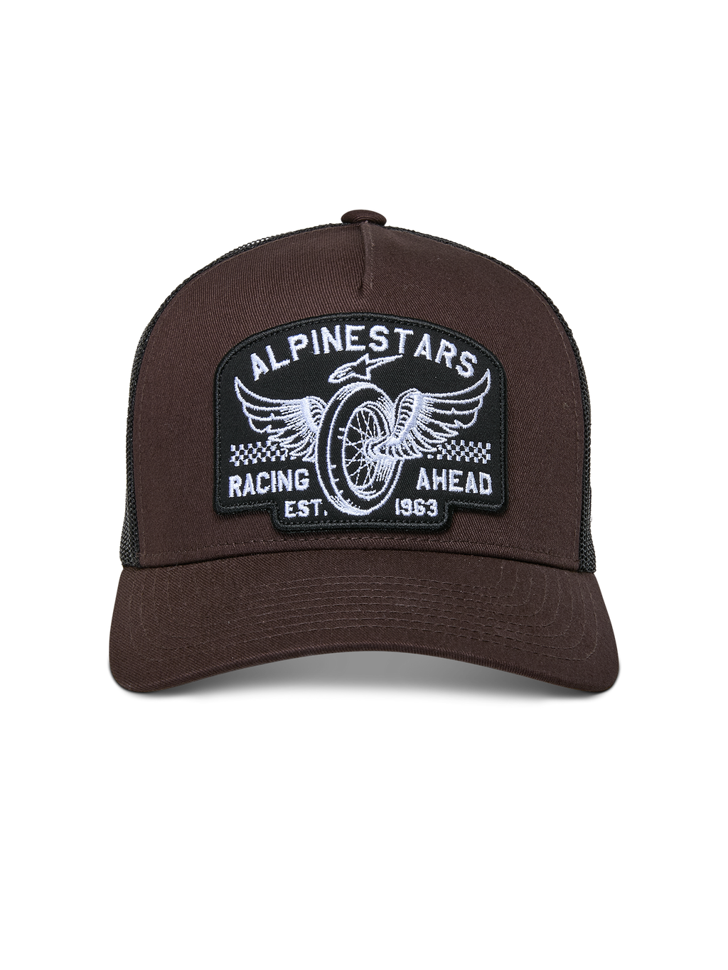 Boné Trucker Alpinestars Heritage Patch, frente castanha com malha preta atrás, aba curva e coroa estruturada, grande patch bordado com roda alada e grafismo 'Racing Ahead', acessório casual inspirado no desporto motorizado