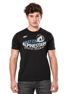 Alpinestars Semicircle CSF Tee, t-shirt de manga curta preta, gráfico curvo semicircular Alpinestars em branco e azul no peito, vestuário casual de motorsport