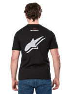 Alpinestars Formulate CSF Tee, t-shirt de manga curta, preta, vista traseira com grande logótipo Astars branco e perfurado e pequena marca Alpinestars, roupa desportiva casual inspirada no desporto motorizado