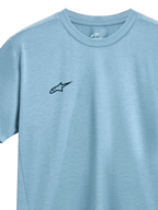 Alpinestars Point Performance Tee, T-shirt de manga curta, azul gelo, pequeno logótipo Alpinestars preto no peito, gola redonda, tecido de performance com absorção de humidade