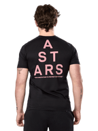 Alpinestars Attrition Performance Tee, t-shirt de manga curta, preta, vista traseira com tipografia ASTARS vertical grande em rosa e slogan, vestuário desportivo de performance