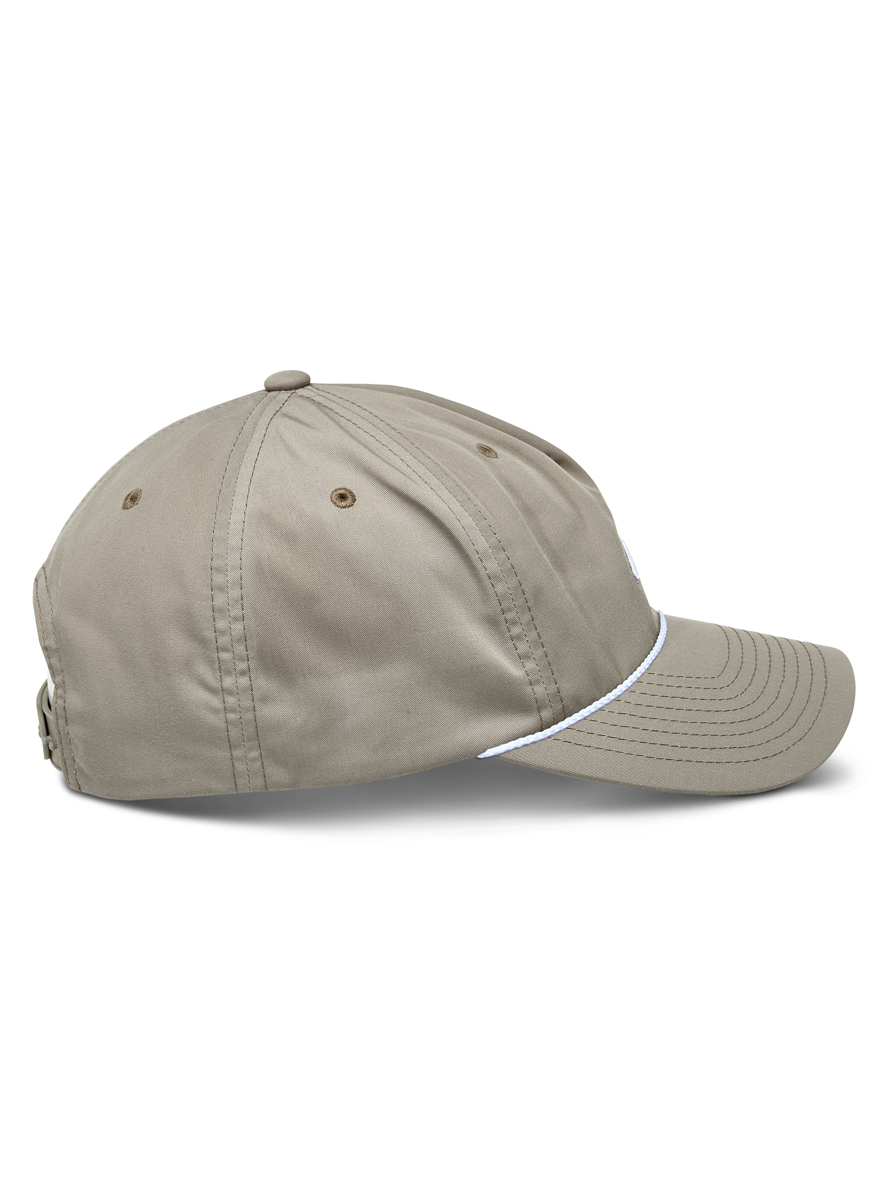 Chapéu Alpinestars Tyler, boné snapback casual cáqui, perfil lateral a mostrar a aba curva com acabamento em corda entrançada branca, coroa baixa não estruturada em sarja reciclada, acessório de lifestyle inspirado no desporto motorizado