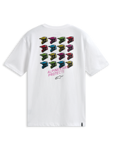 Alpinestars Pop Helmet CSF Tee, t-shirt de manga curta, branca, vista traseira com uma grelha de capacetes M10 multicoloridos e o texto ALPINESTARS PROTECTS, streetwear casual inspirado no desporto motorizado