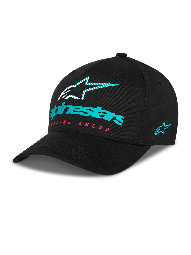 Boné Alpinestars Instinct, boné de basebol preto com pala curva, logótipo Alpinestars em verde-azulado e estrela listrada na frente, texto 'Racing Ahead' em vermelho, bordado lateral em verde-azulado, acessório casual de motorsport