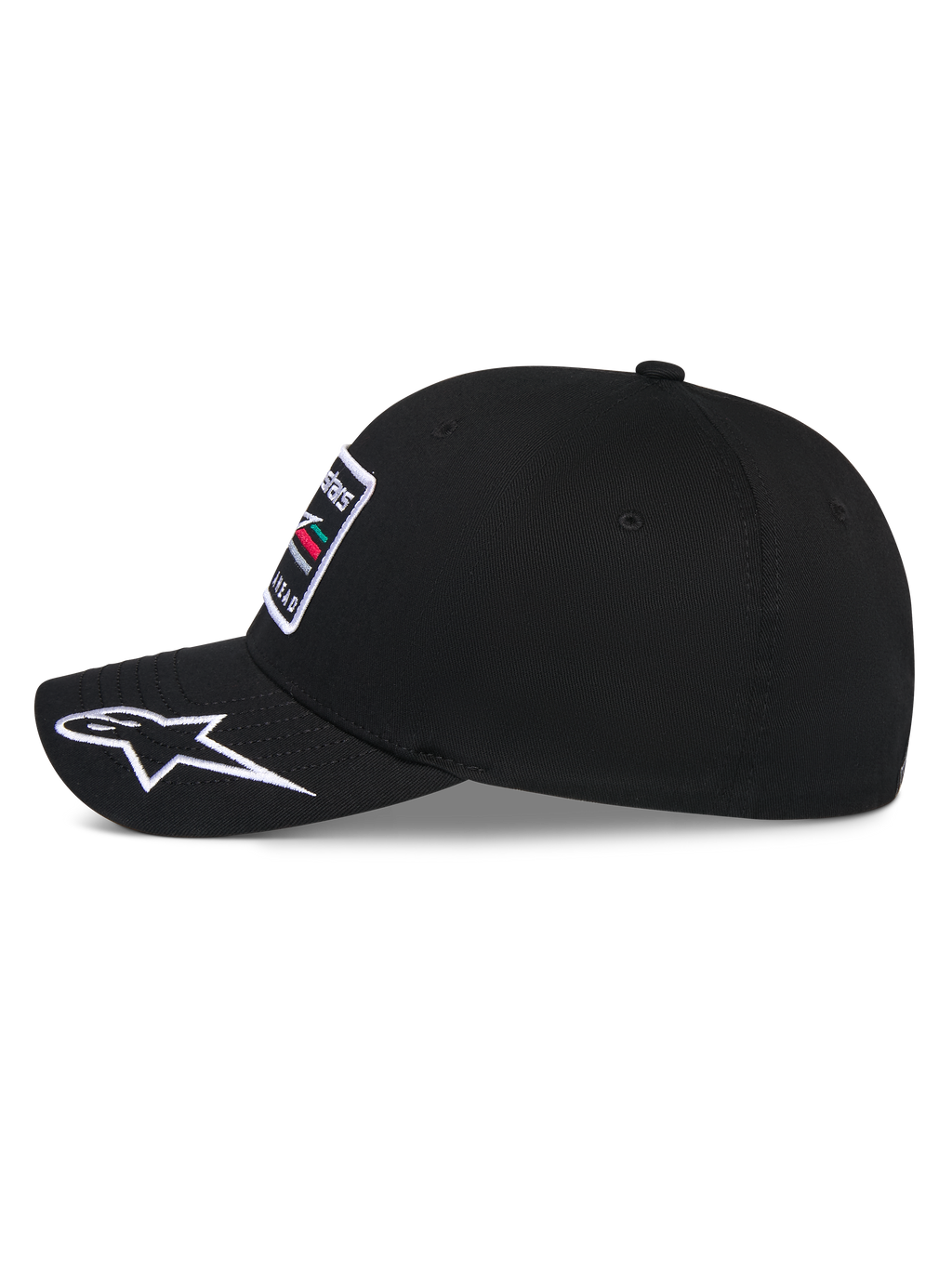 Alpinestars Surpass Hat, boné de basebol, preto, vista de perfil lateral mostrando pala curva com logótipo Astars branco bordado, copa estruturada com remendo frontal bordado, acessório de cabeça casual inspirado no desporto motorizado