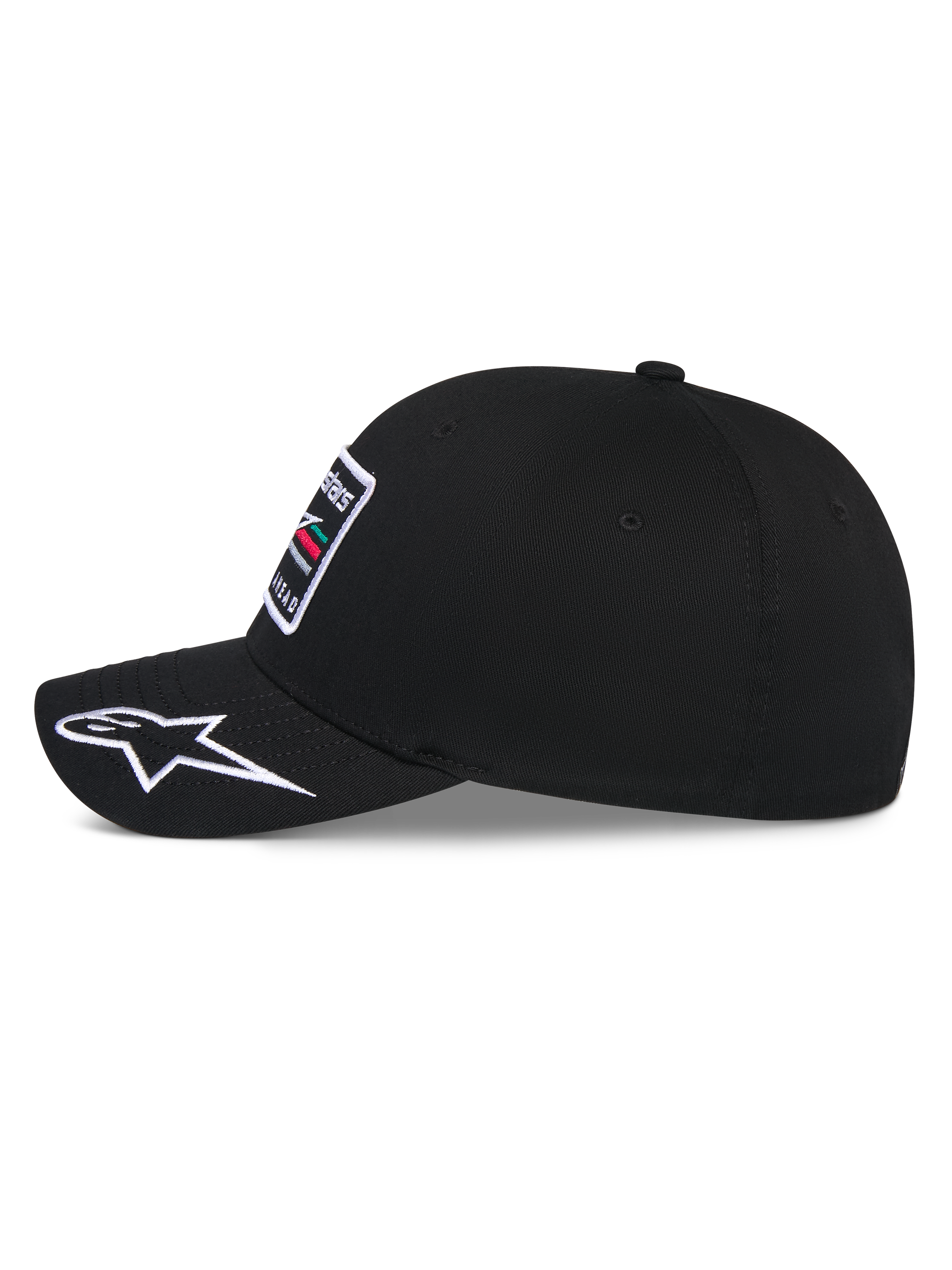 Alpinestars Surpass Hat, boné de basebol, preto, vista de perfil lateral mostrando pala curva com logótipo Astars branco bordado, copa estruturada com remendo frontal bordado, acessório de cabeça casual inspirado no desporto motorizado