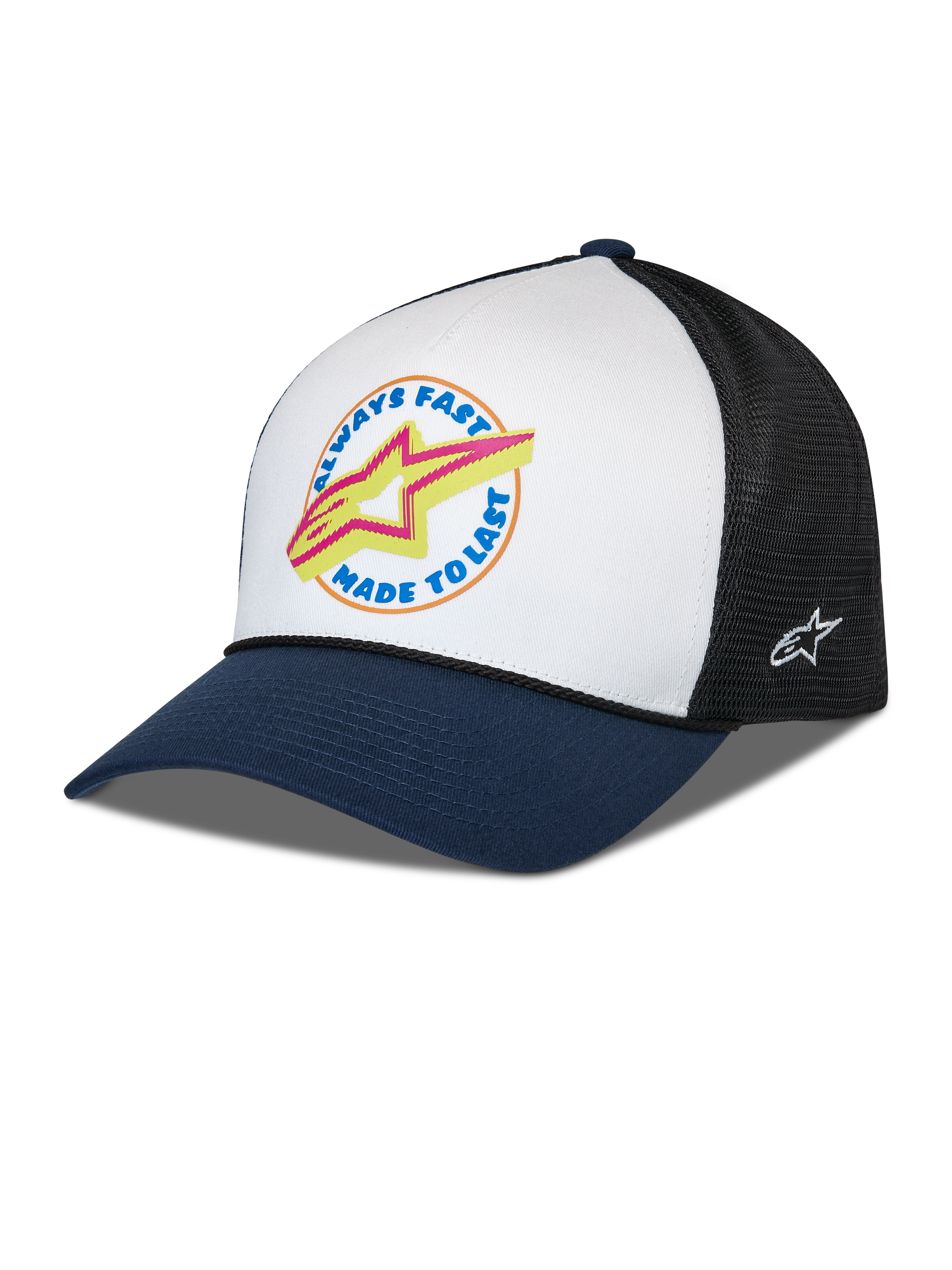 Boné Alpinestars Aorbit Trucker, branco, azul marinho e preto, pala curva azul marinho com painel frontal branco e malha traseira preta, gráfico frontal com o texto 'Always Fast Made to Last' e logótipo Astars amarelo, logótipo lateral bordado, acessório casual inspirado no desporto motorizado